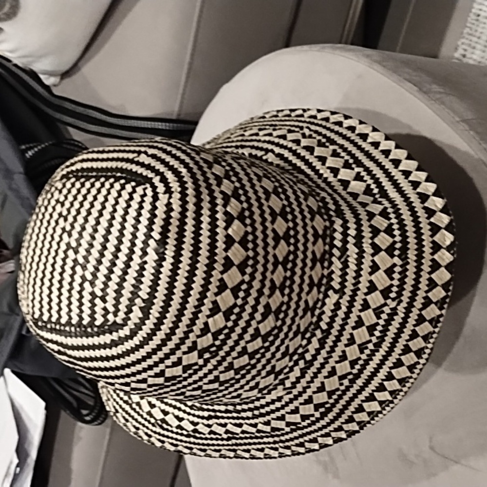 Women's straw bucket hat - Picture 4 of 8
